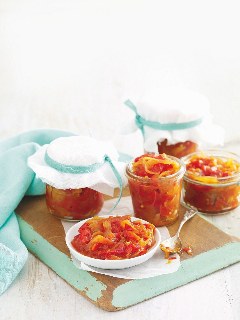 Roast red capsicum and chilli relish