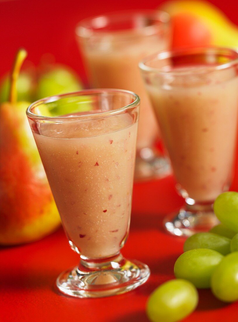 Apple and pear smoothie