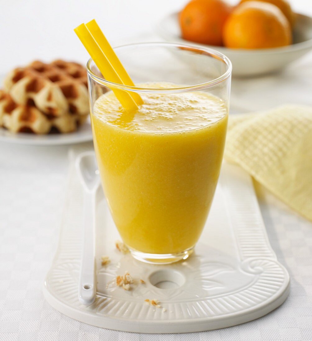 Mandarin and mango shake