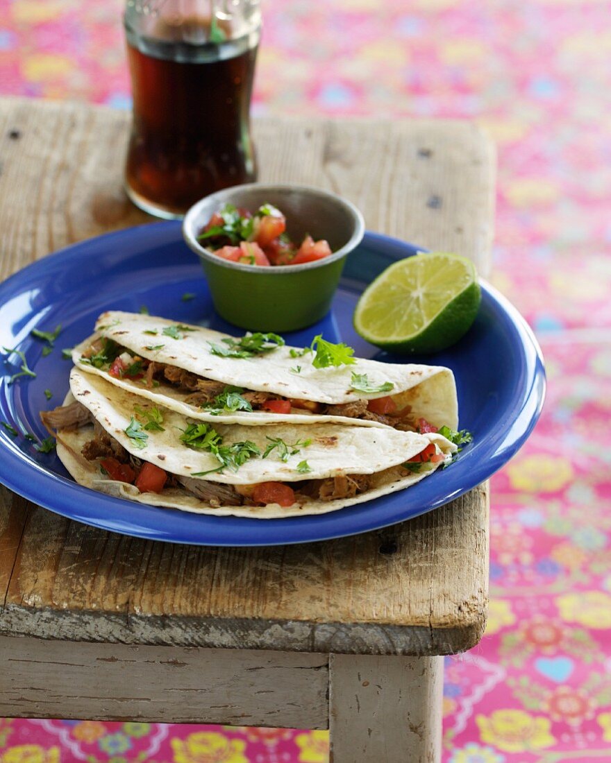 Carnitas (tortillas filled with pork, Mexico)