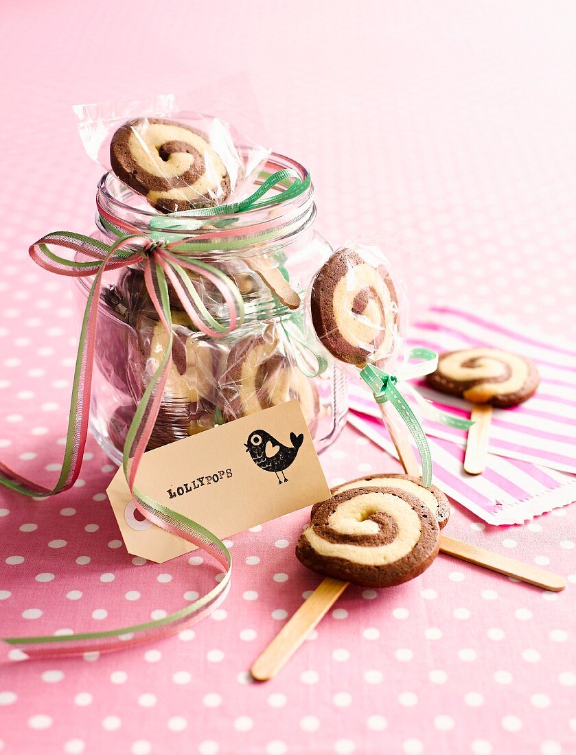 Black and white biscuit lollies