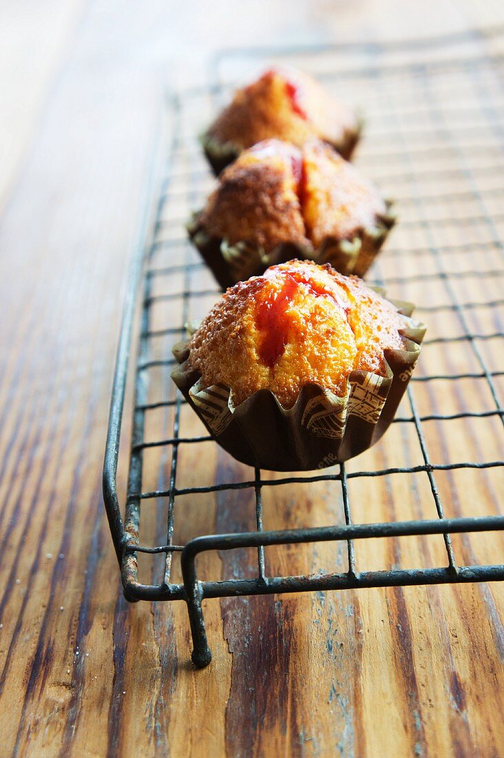 Almond muffins with rosehip purée