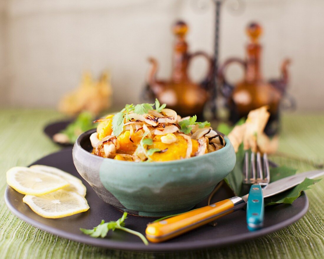 Butternusskürbiscurry mit Cashews, Kokos und Basmatireis