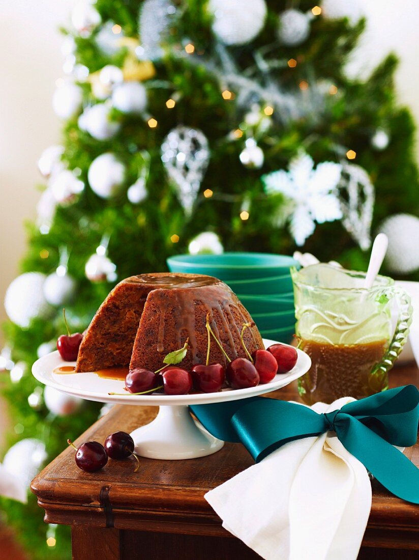 Christmaspudding mit Karamell-Brandy-Sauce