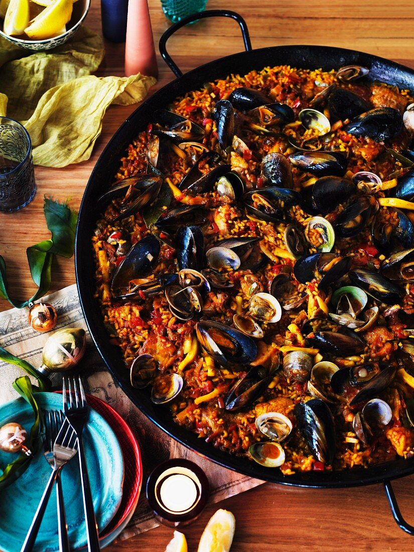 Party paella for Christmas (Spain)