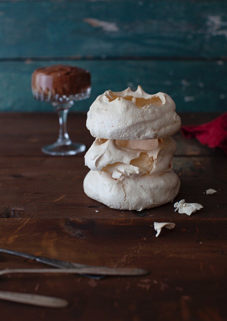 Meringue baskets