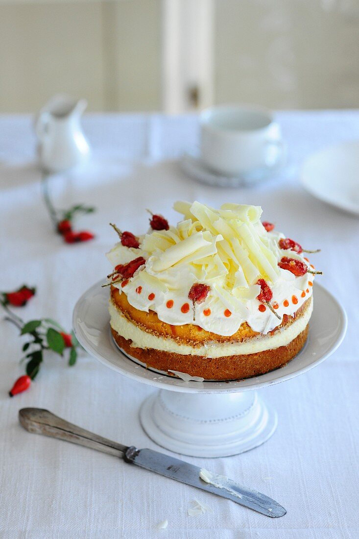 Schokokuchen mit kandierten Hagebutten