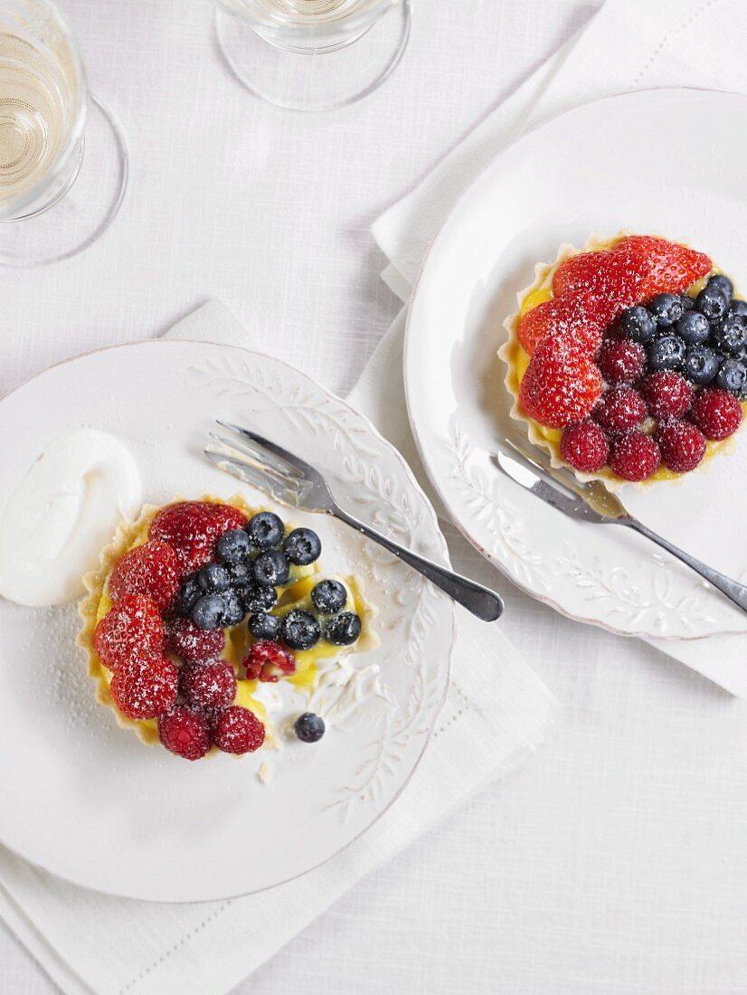 Individual berry pudding