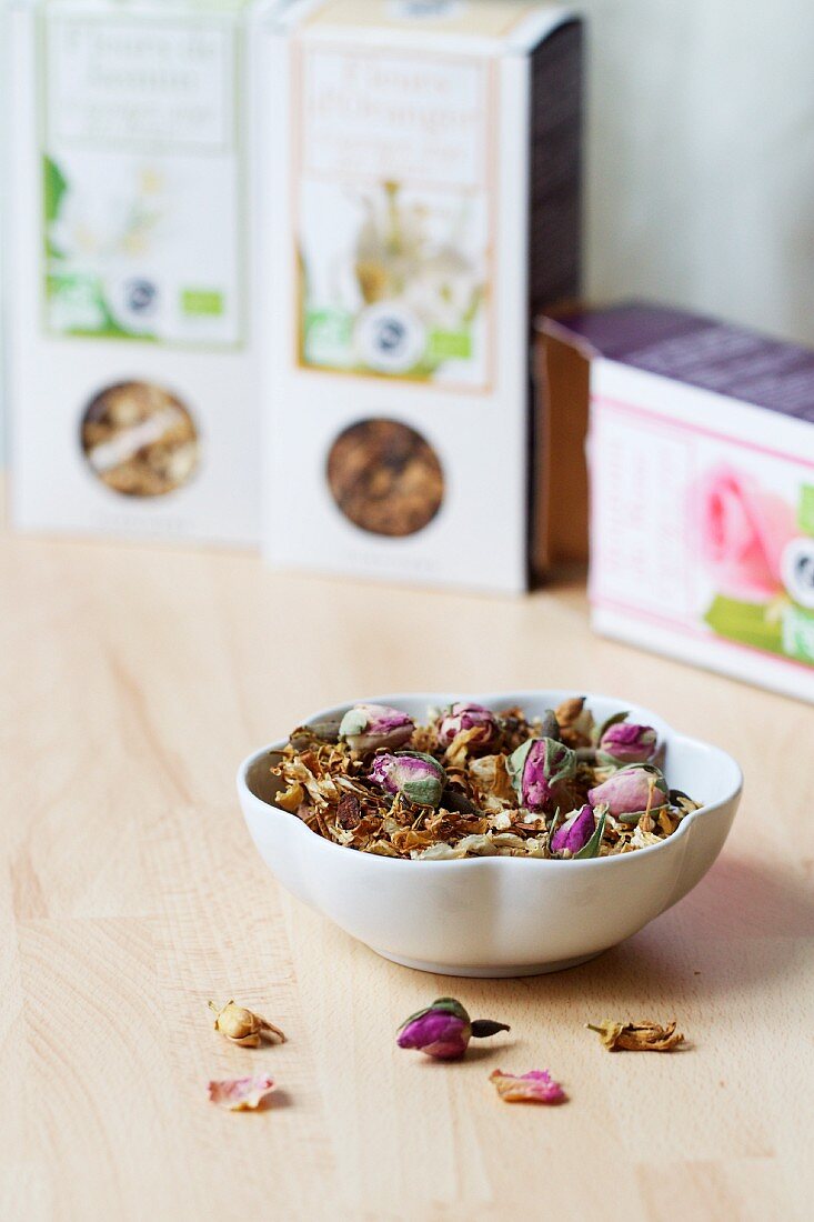 Dried flowers in a bowl