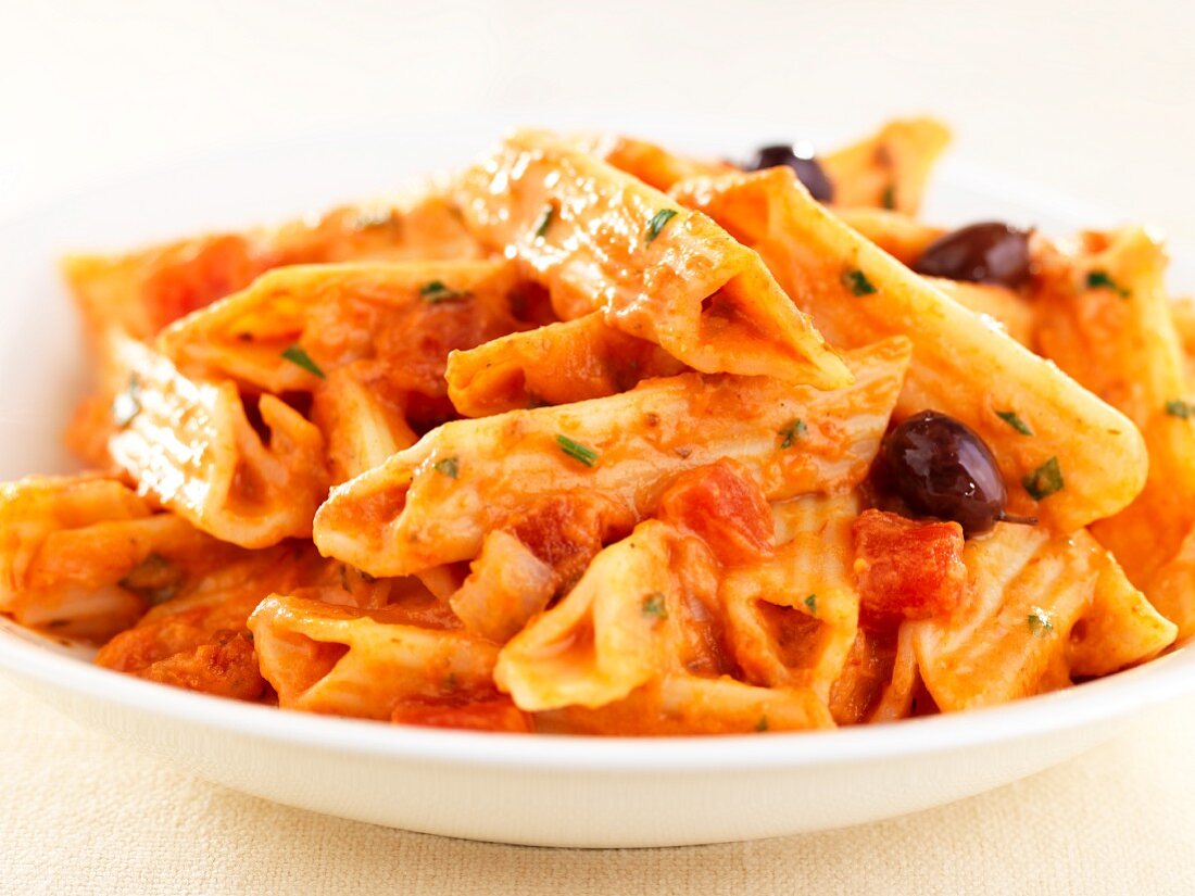 Pasta with olives and tomato sauce