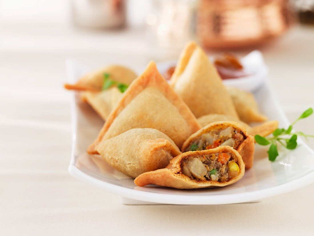 Samosas (pastry parcels, India) with vegetable filling