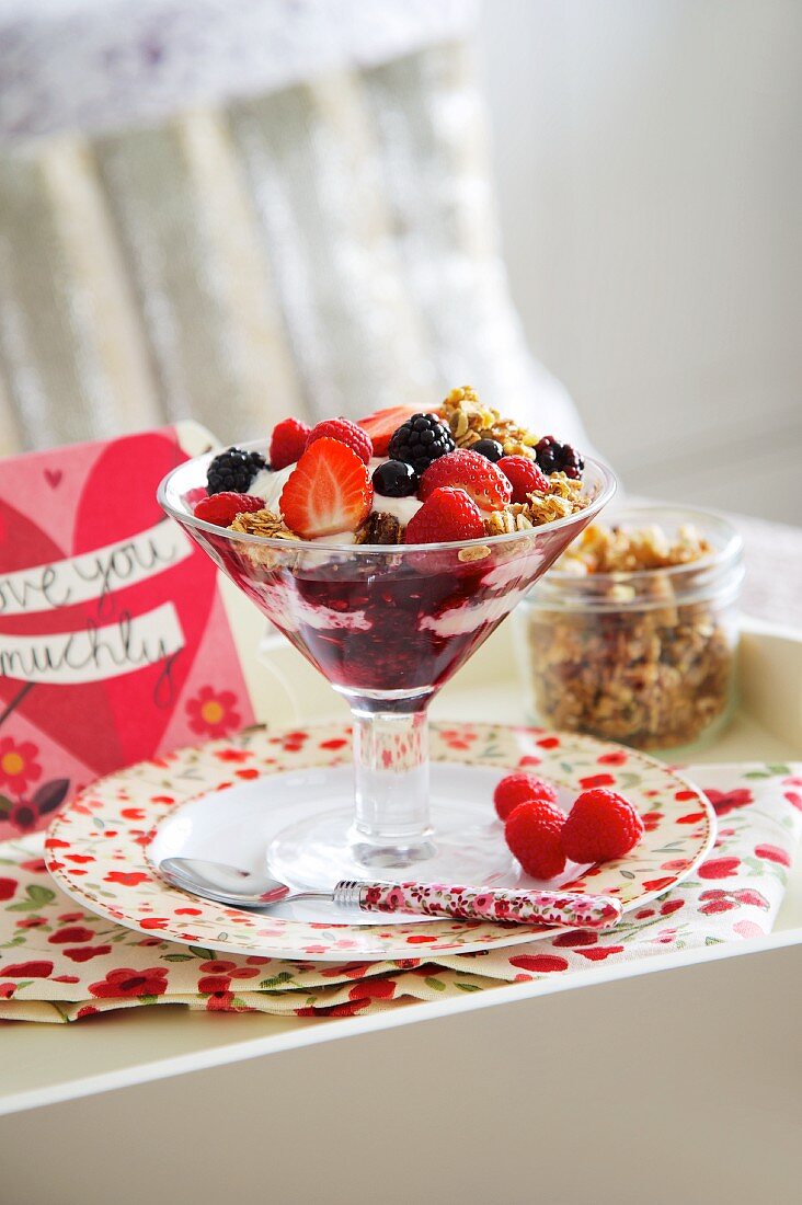 Beerenmüsli mit Joghurt