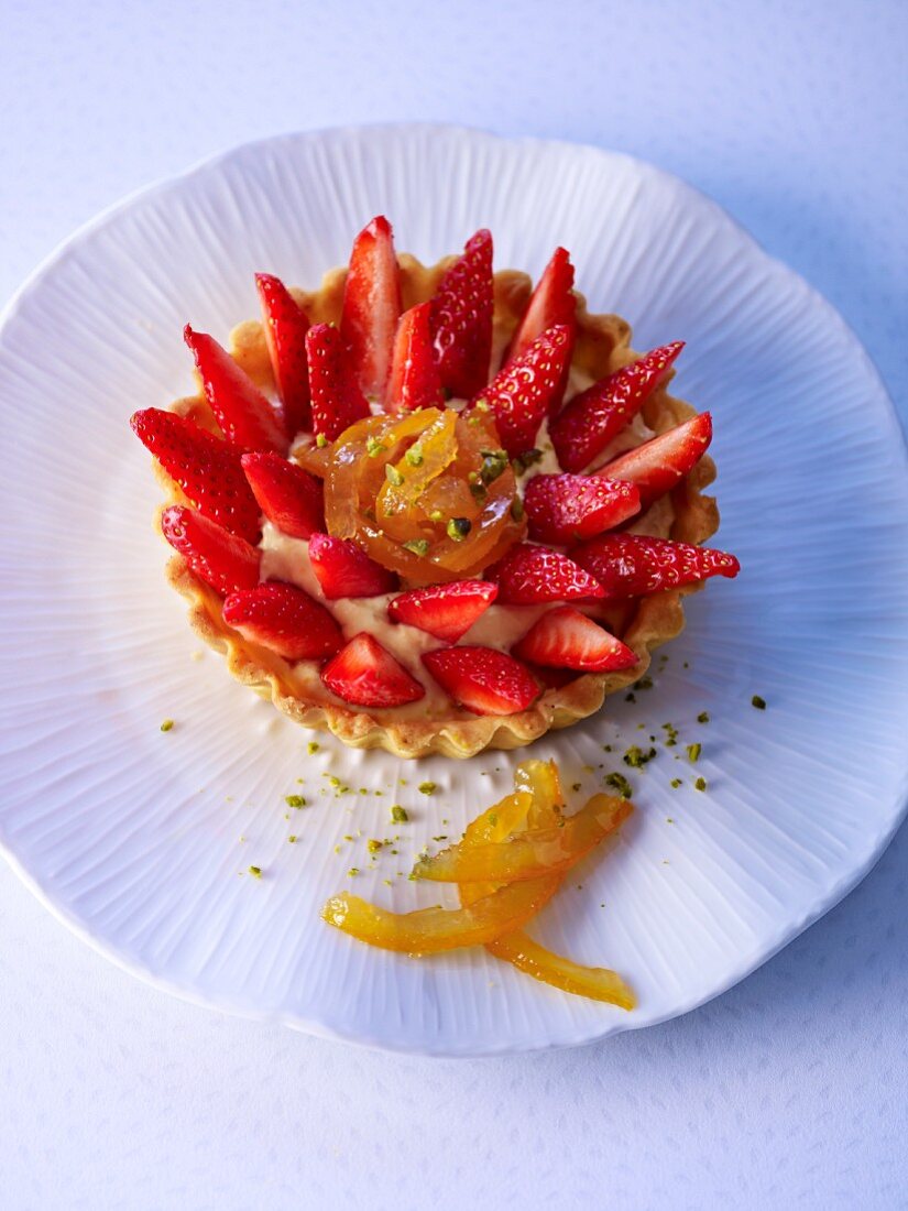 Individual strawberry tart with yuzu and turmeric