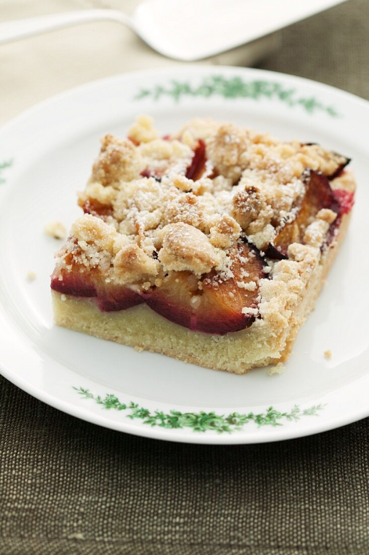 Plum crumble cake