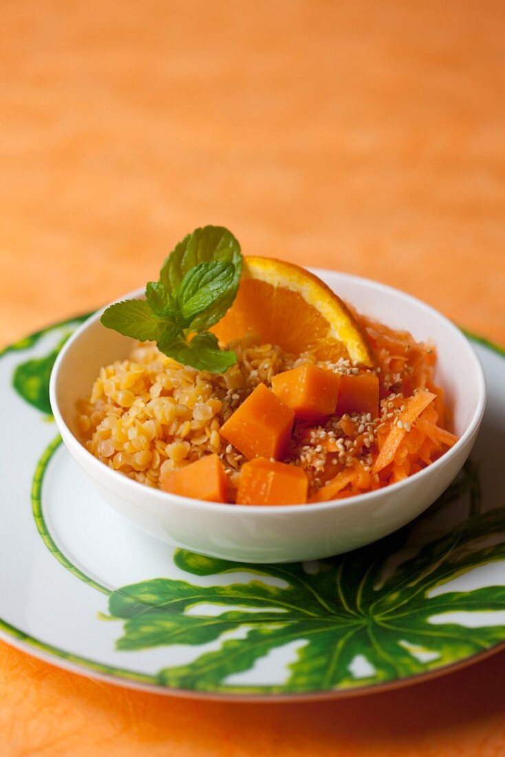 Linsensalat mit Karotten und Sesam