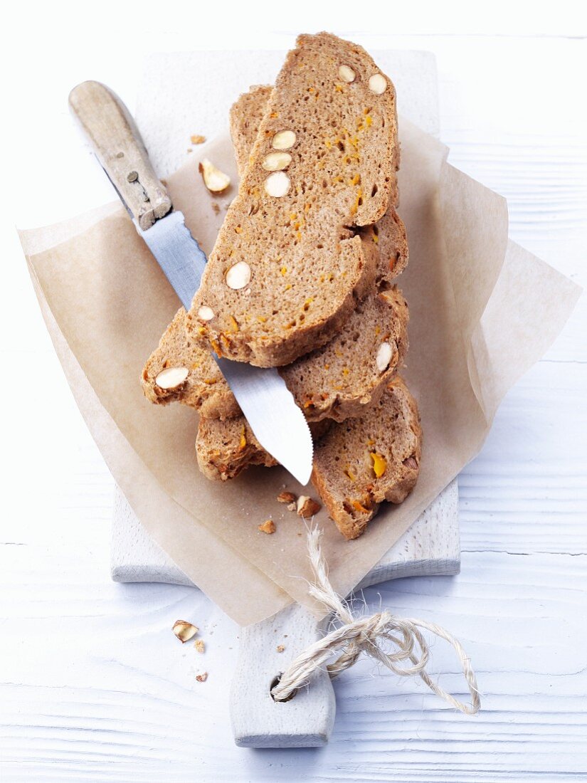 Spelt bread with nuts and carrots