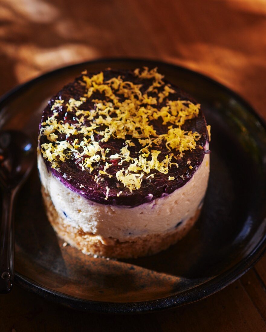 Mini cheese and blueberry torte with lemon zest