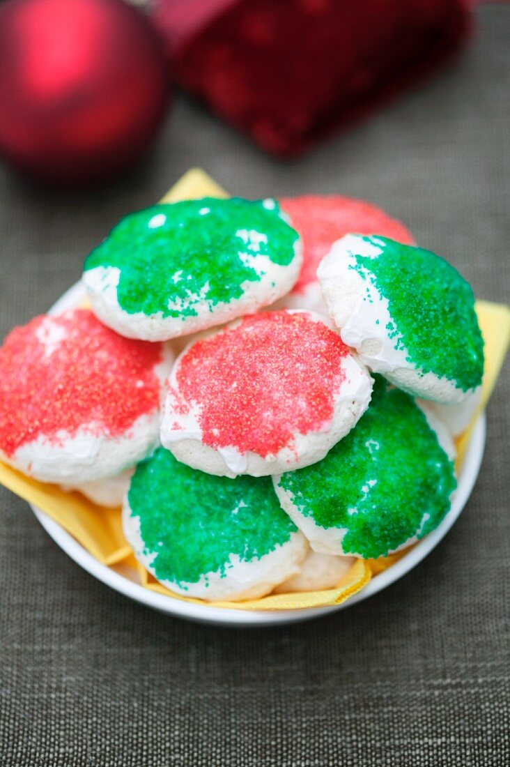 Meringue bites with green and red sugar decoration