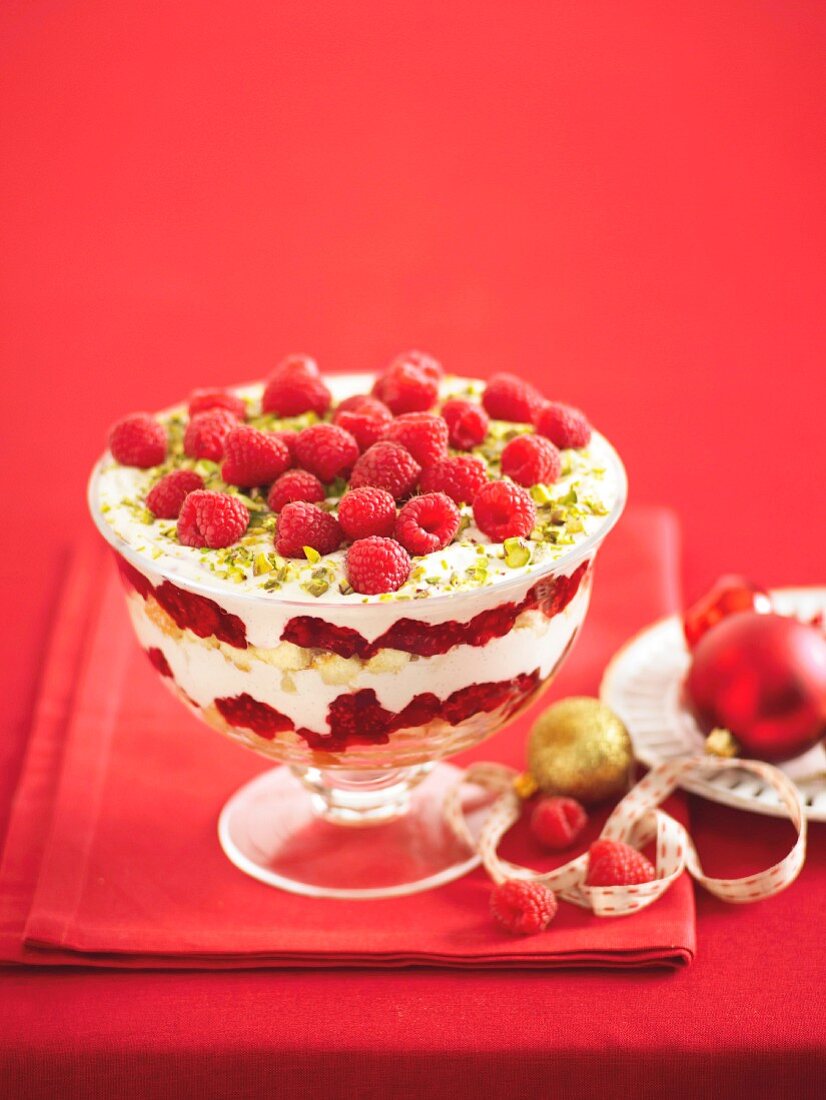 Raspberry and yogurt trifle