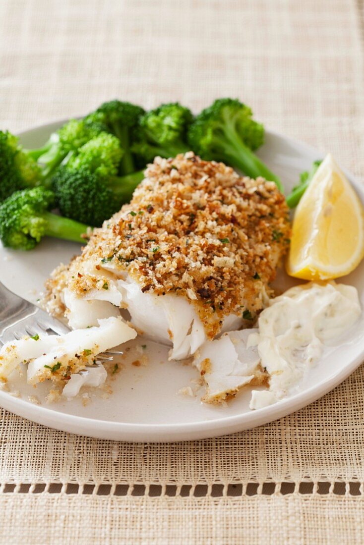 Breaded and Baked Cod with Broccoli and Lemon