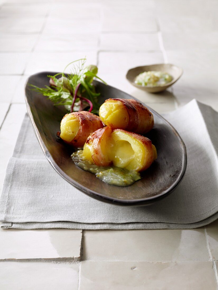 Raclettekartoffeln mit Gurkenrelish