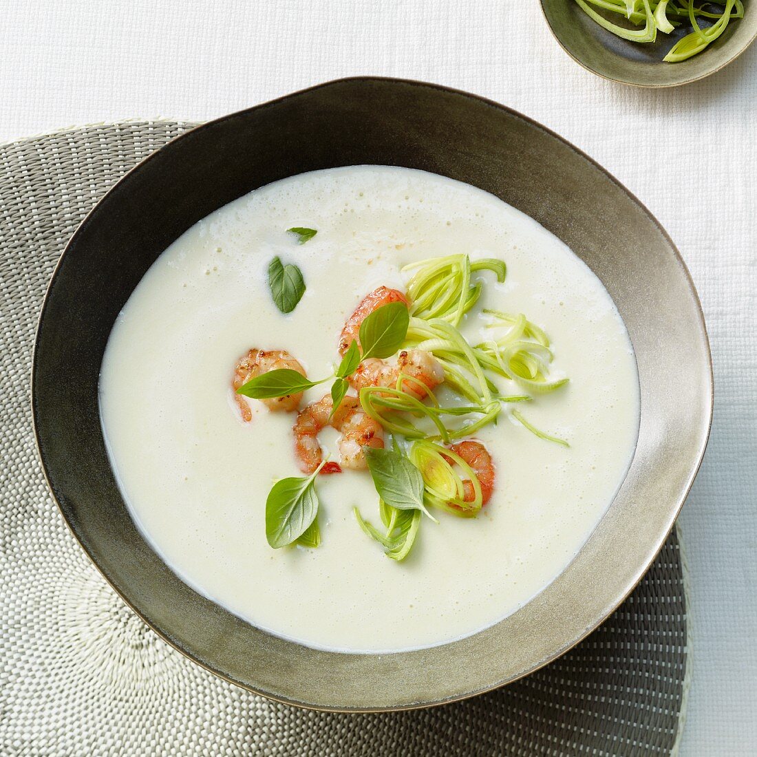 Kartoffel-Kokos-Suppe mit Garnelen