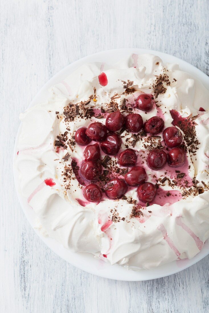 Pavlova with cherries and chocolate