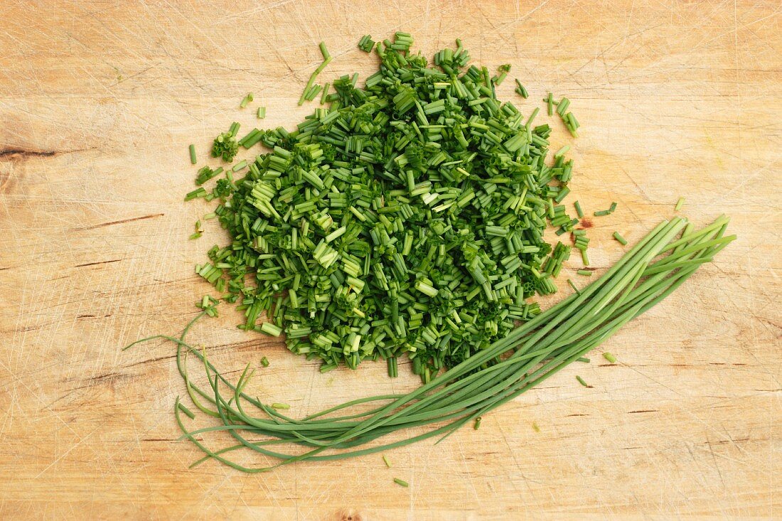 Fresh chives, whole and chopped
