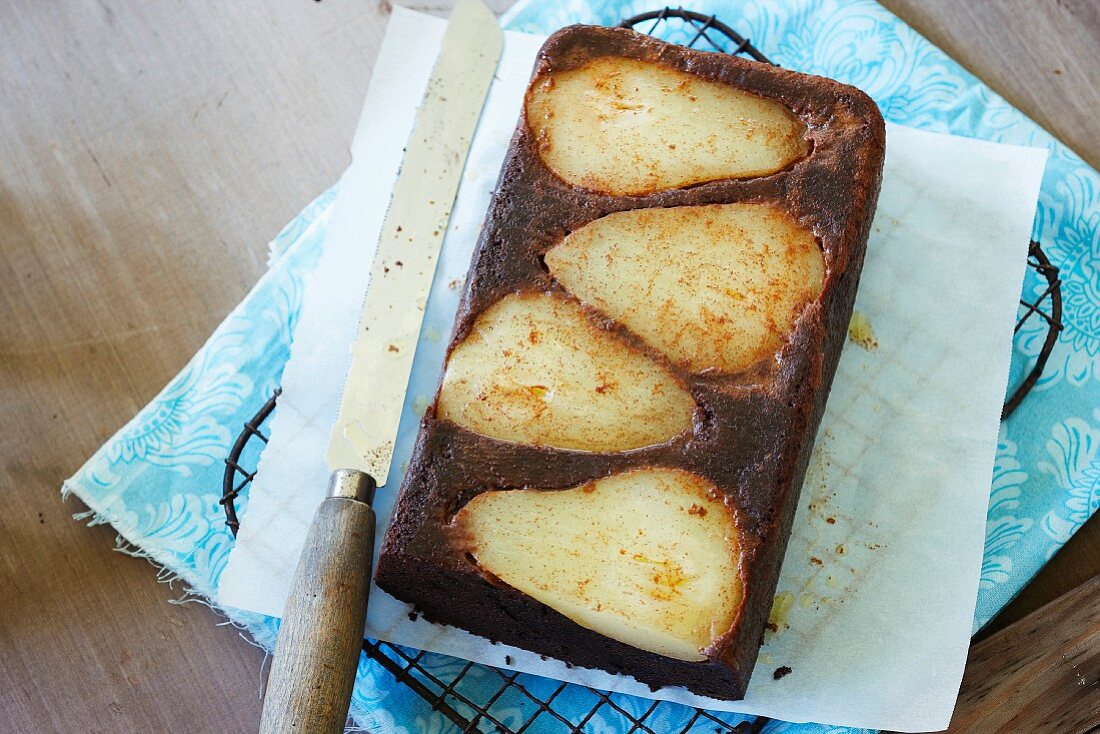 Gestürzter Schoko-Birnen-Kuchen