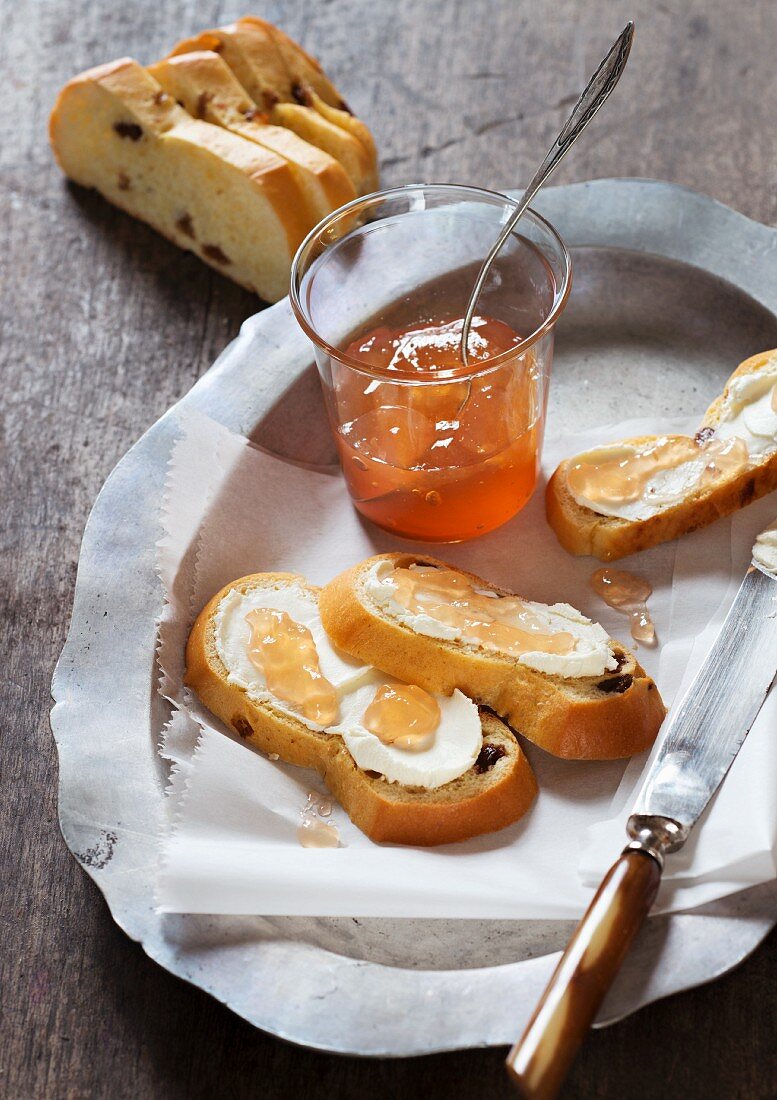 Hefezopf (sweet bread from southern Germany) with vegan cream cheese and quince jelly