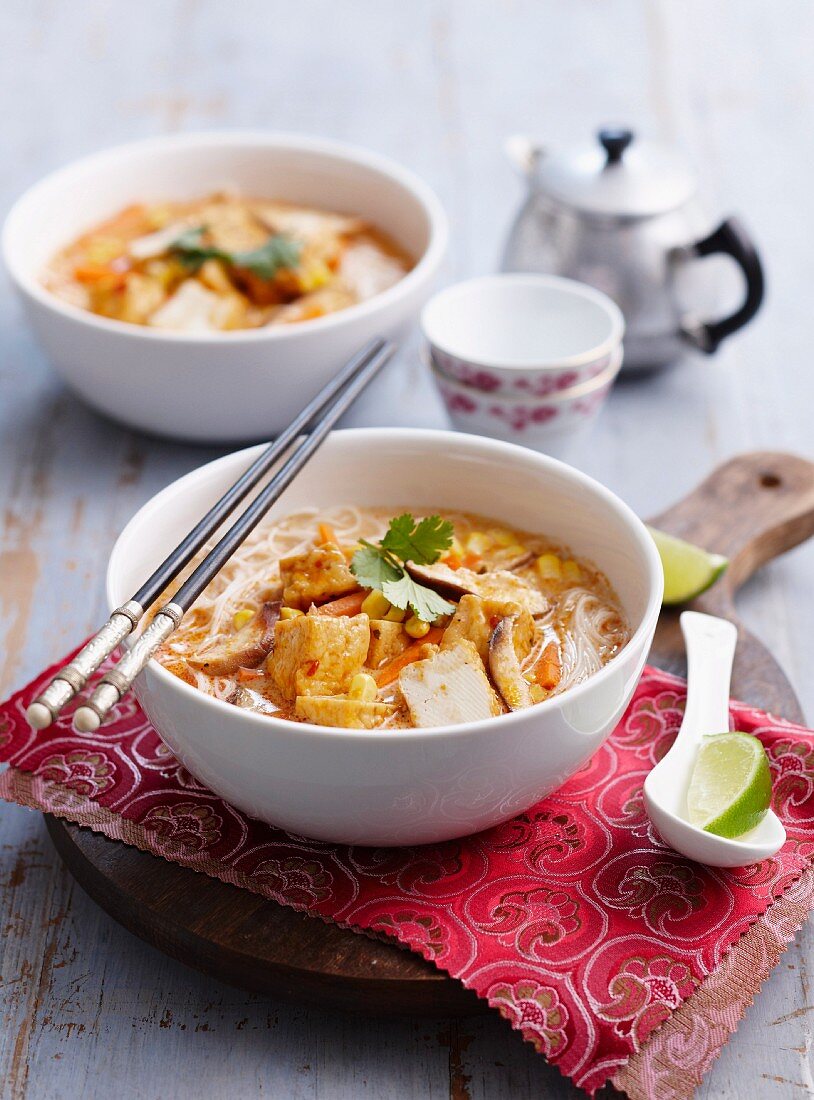 Laksa mit Gemüse und Tofu (Asien)