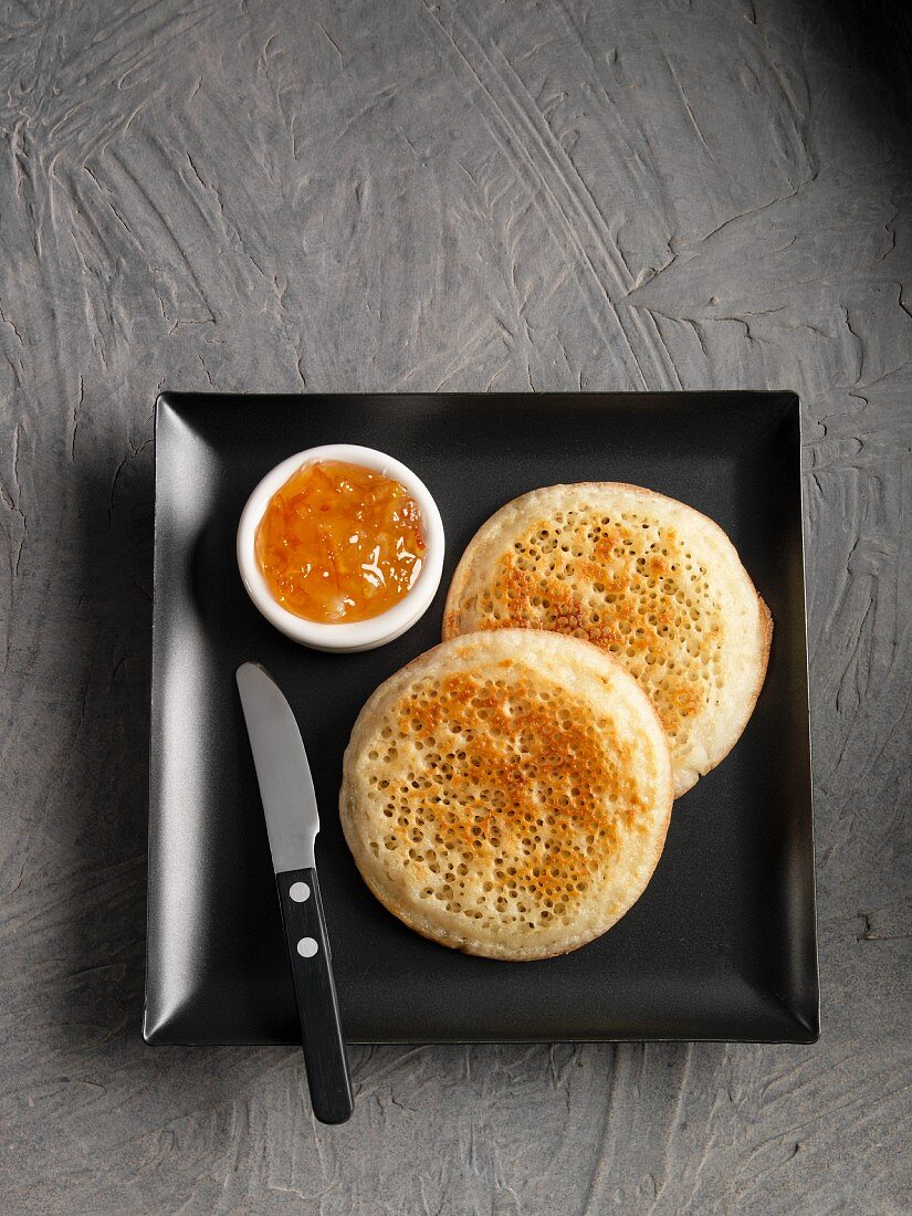 Crumpets mit Marmelade (England)