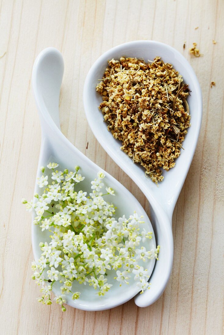 Fresh and dried elderflowers