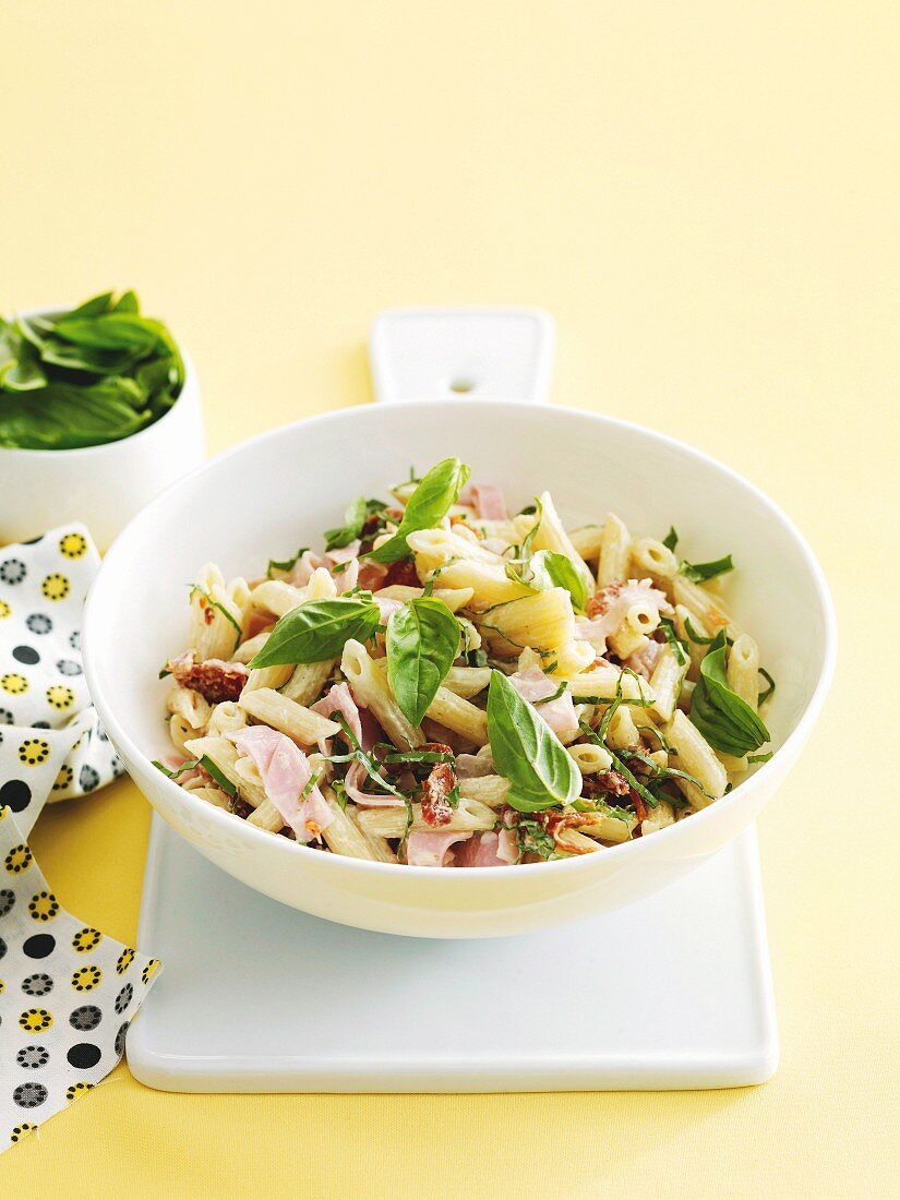 Penne with ham, sundried tomatoes and basil