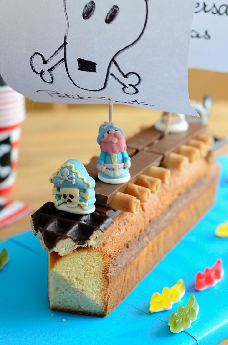 Piratenschiff-Kuchen für Kindergeburtstag