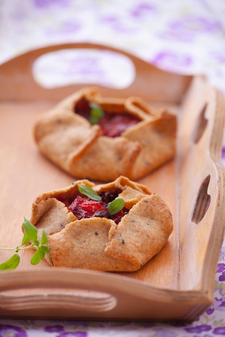 Wholemeal pastry parcels with a pepper & onion filling
