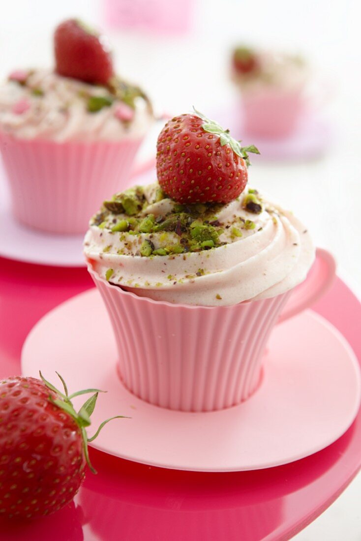 Strawberry cupcakes with pistachios