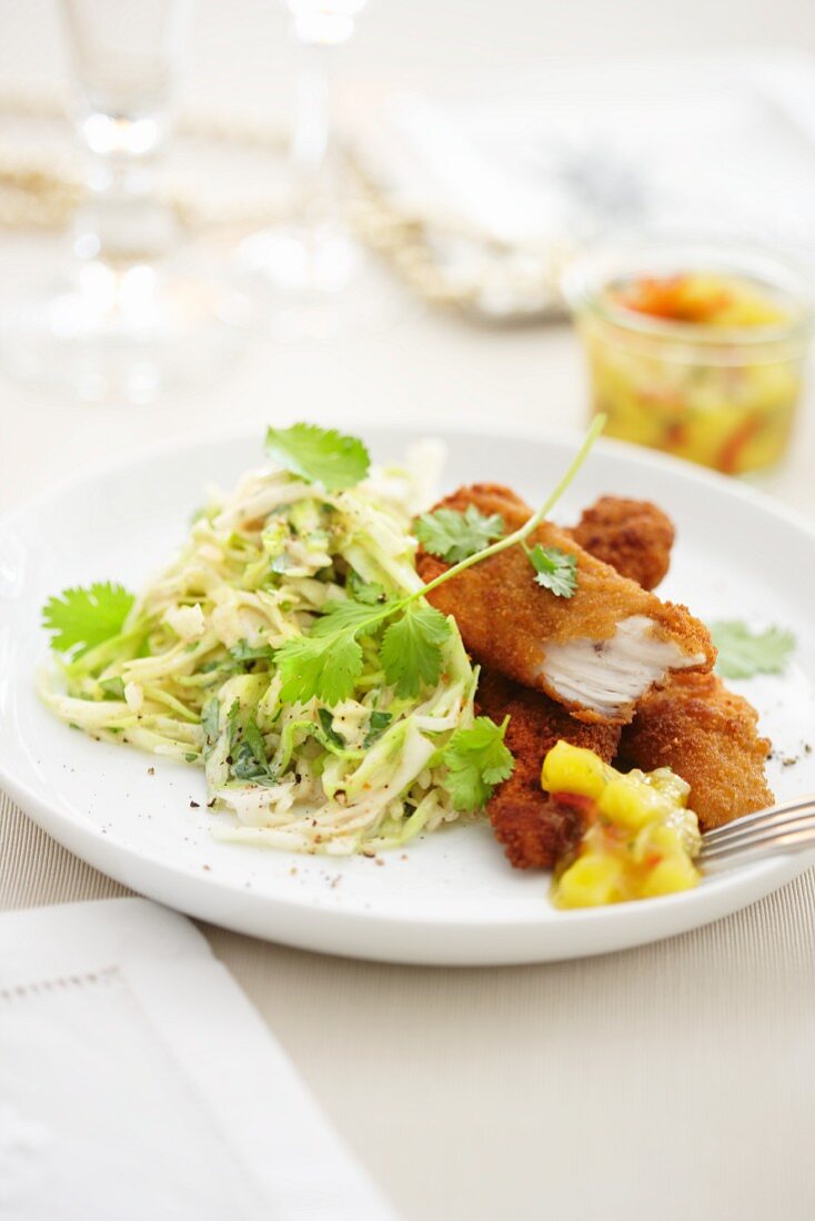 Hähnchensticks mit Krautsalat