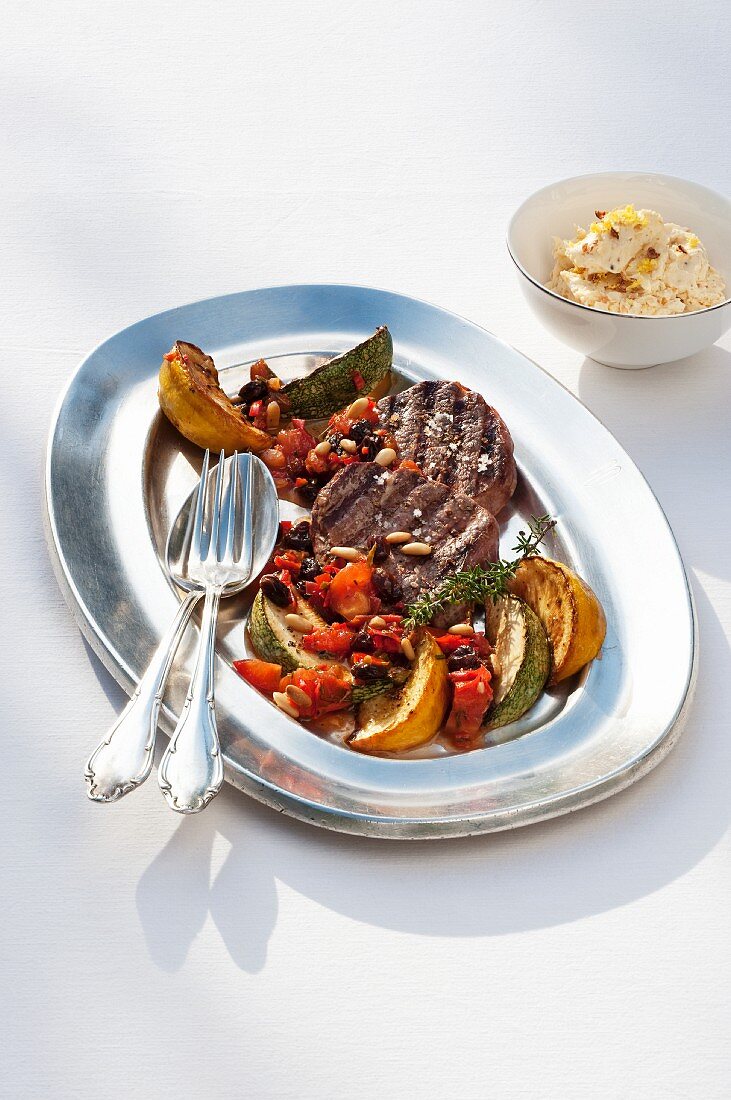 Grilled beef fillet with pan-fried courgettes