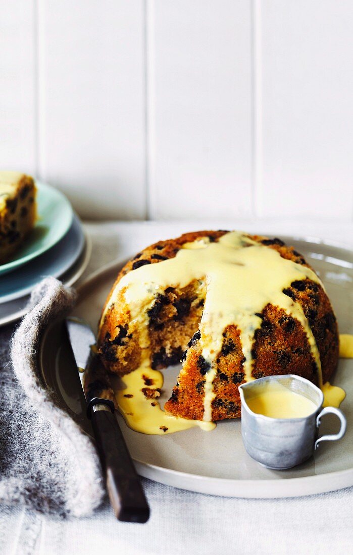 Chocolate pudding with rum and raisins