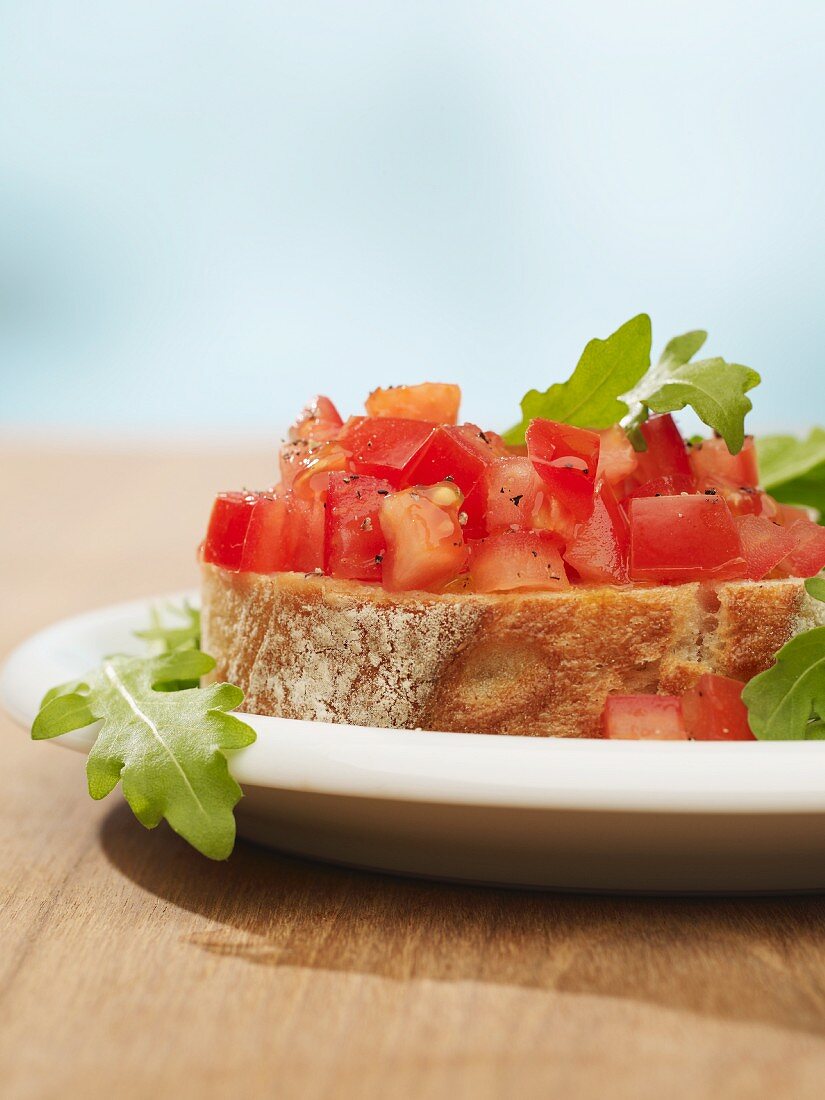 Bruscetta mit Tomate und Rucola