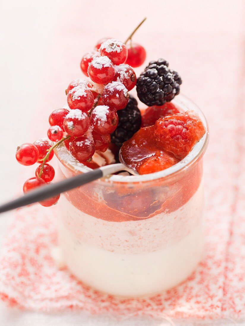 Strawberry dessert with panna cotta