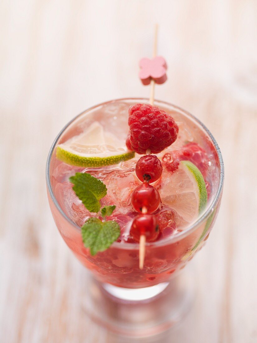 Summer berry sangria with lime