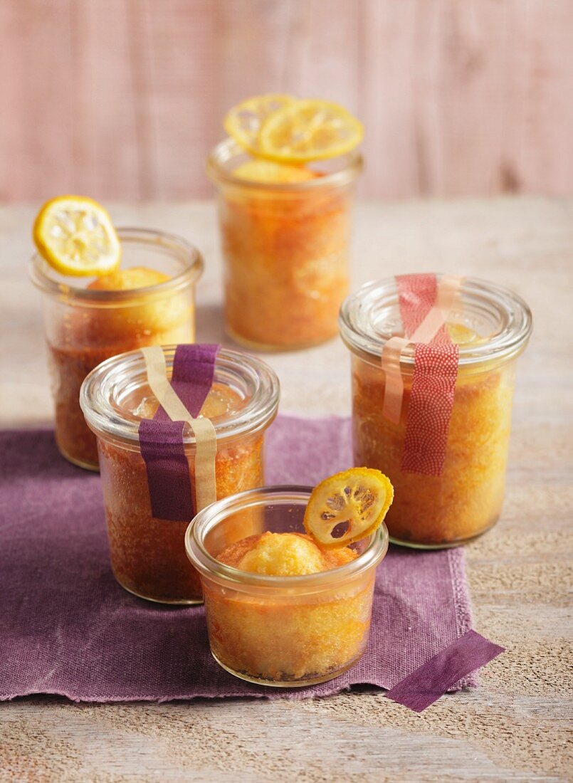 Lemon cakes in preserving jars