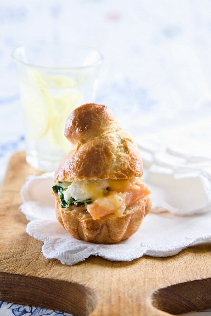 Brioche filled with salmon and cheese