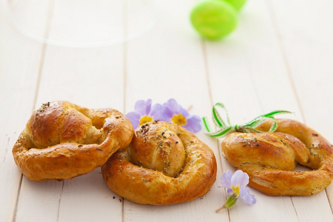 Three yeast pretzels