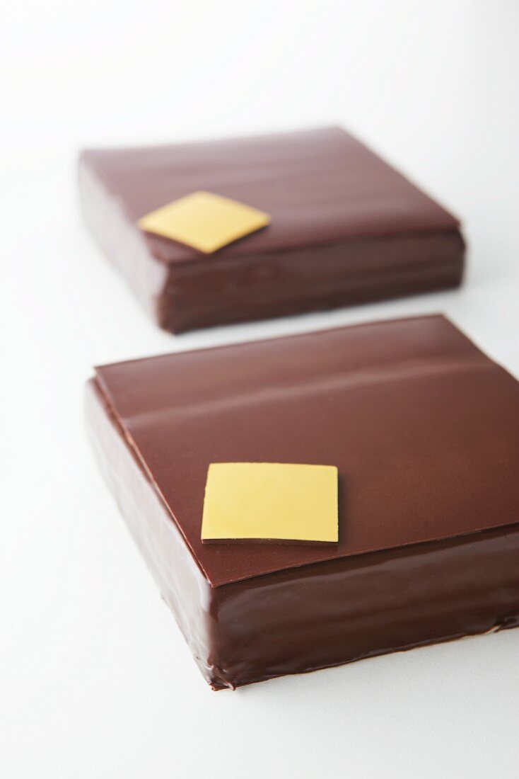 Square chocolate tortes