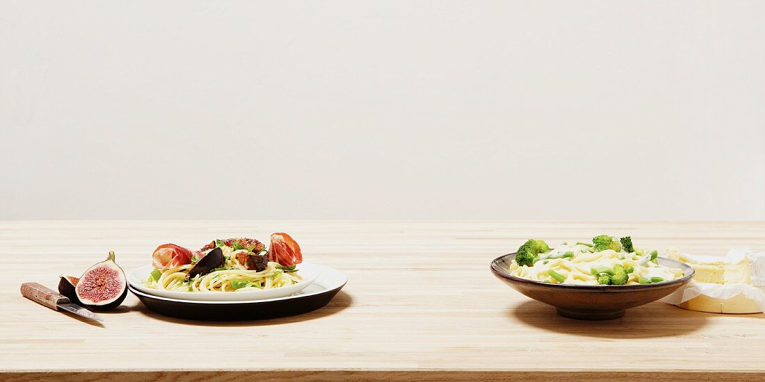 Pasta with broccoli, spaghetti with tomatoes & figs