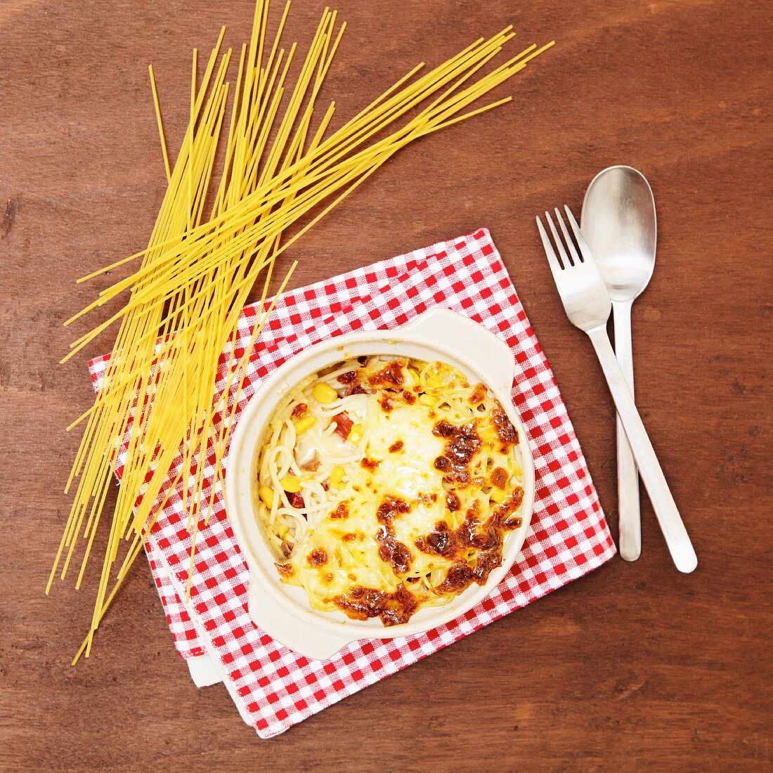 Überbackene Spaghetti mit Mais