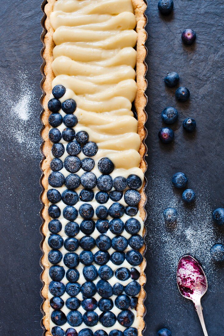 blueberry tart with fresh blueberries